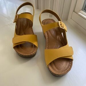 Naturalizer Yellow Sandals with Cork Footbed